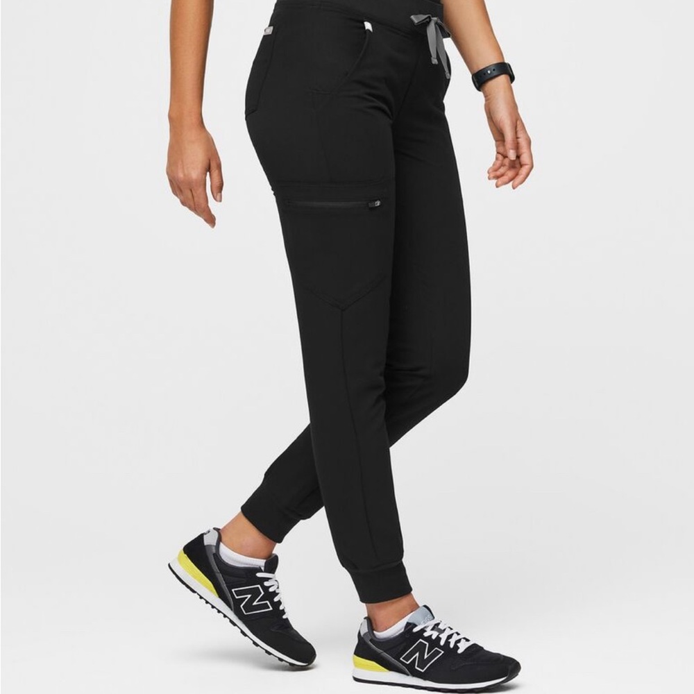 FIGS Black Zamora Joggers